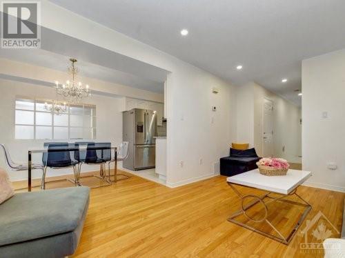 2877 Millstream Way, Ottawa, ON - Indoor Photo Showing Living Room