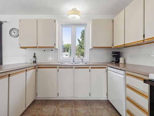 Kitchen - 235 Rue Pierre-Laporte, Gatineau (Buckingham), QC - Indoor Photo Showing Kitchen With Double Sink