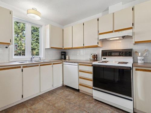 Kitchen - 235 Rue Pierre-Laporte, Gatineau (Buckingham), QC - Indoor Photo Showing Kitchen With Double Sink