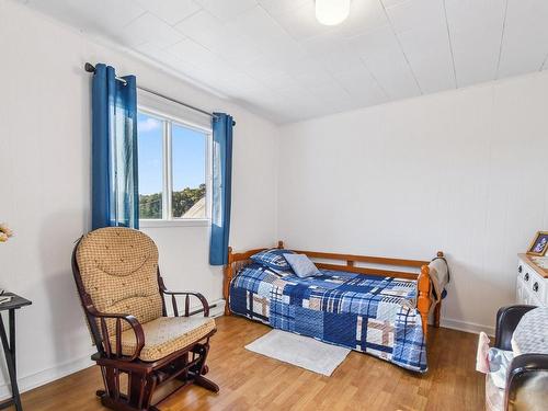 Chambre Ã Â coucher - 479  - 481 Rue Notre-Dame, Saint-Alexis-Des-Monts, QC - Indoor Photo Showing Bedroom