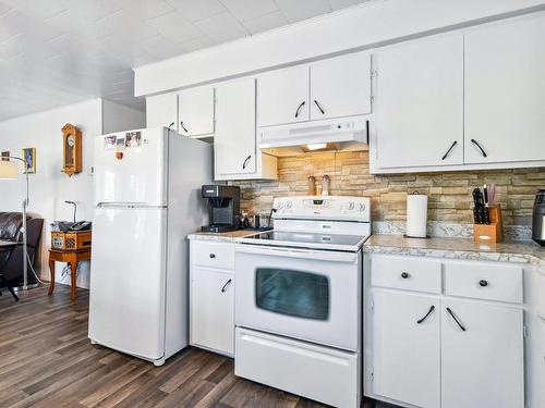 Cuisine - 479  - 481 Rue Notre-Dame, Saint-Alexis-Des-Monts, QC - Indoor Photo Showing Kitchen