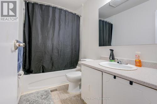 8 - 8 Guildford Crescent, Brampton (Central Park), ON - Indoor Photo Showing Bathroom