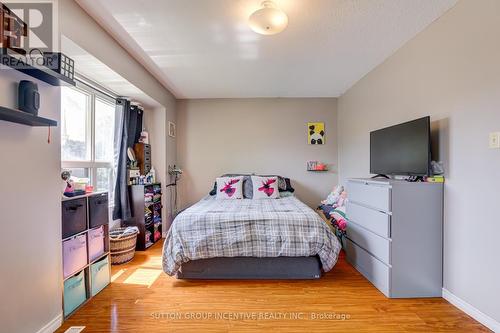 8 - 8 Guildford Crescent, Brampton (Central Park), ON - Indoor Photo Showing Bedroom