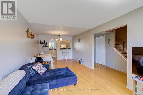 8 - 8 Guildford Crescent, Brampton (Central Park), ON - Indoor Photo Showing Living Room