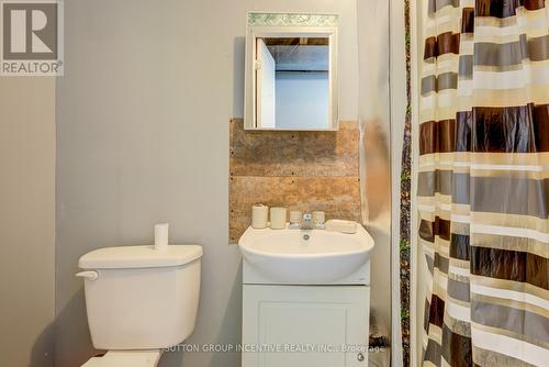 8 - 8 Guildford Crescent, Brampton (Central Park), ON - Indoor Photo Showing Bathroom