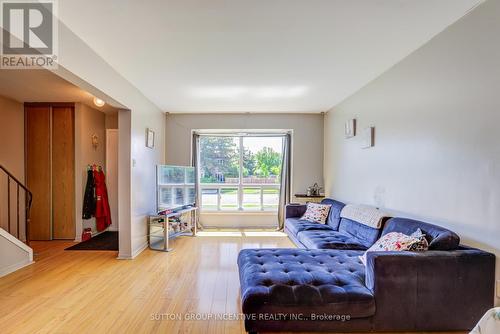 8 - 8 Guildford Crescent, Brampton, ON - Indoor Photo Showing Living Room