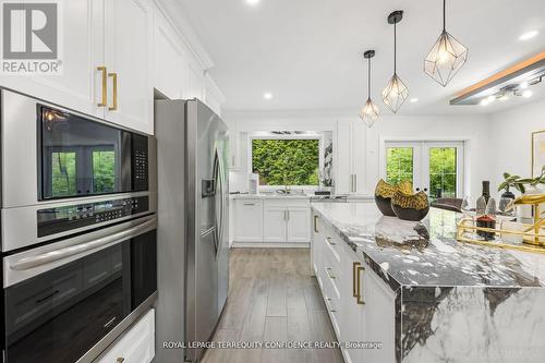 68 Dewlane Drive, Toronto (Newtonbrook West), ON - Indoor Photo Showing Kitchen With Upgraded Kitchen