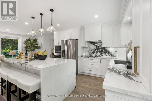 68 Dewlane Drive, Toronto (Newtonbrook West), ON - Indoor Photo Showing Kitchen With Upgraded Kitchen