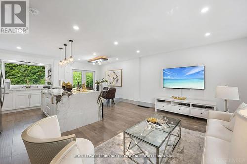 68 Dewlane Drive, Toronto (Newtonbrook West), ON - Indoor Photo Showing Living Room