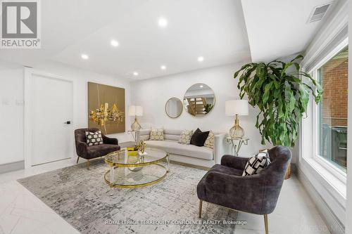 68 Dewlane Drive, Toronto (Newtonbrook West), ON - Indoor Photo Showing Living Room