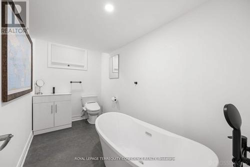 68 Dewlane Drive, Toronto (Newtonbrook West), ON - Indoor Photo Showing Bathroom