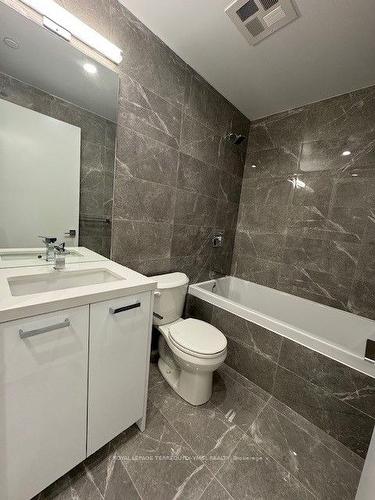 312-195 Mccaul St, Toronto, ON - Indoor Photo Showing Bathroom