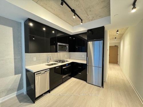 312-195 Mccaul St, Toronto, ON - Indoor Photo Showing Kitchen With Stainless Steel Kitchen With Upgraded Kitchen