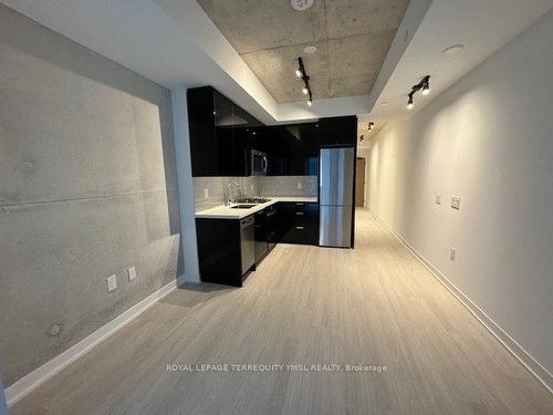 312-195 Mccaul St, Toronto, ON - Indoor Photo Showing Kitchen