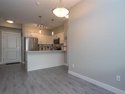 309-844 Goldstream Ave, Langford, BC - Indoor Photo Showing Kitchen