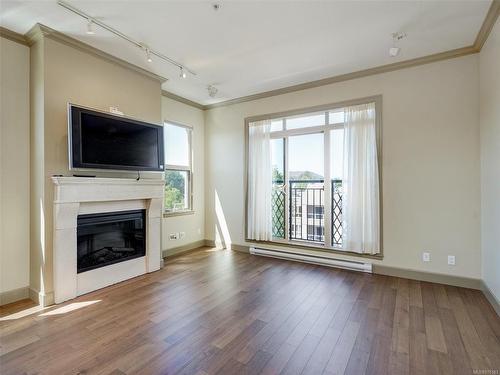 412-1620 Mckenzie Ave, Saanich, BC - Indoor Photo Showing Living Room With Fireplace