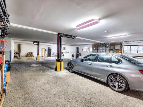 Garage - 3639 Rue Charron, Laval (Saint-Vincent-De-Paul), QC - Indoor Photo Showing Garage