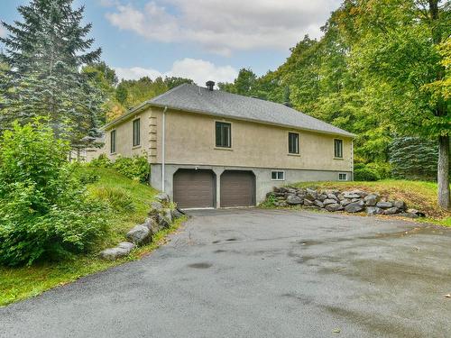 Garage - 116 Ch. Des Topazes, Saint-Sauveur, QC - Outdoor