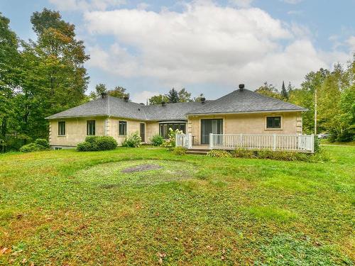 Cour - 116 Ch. Des Topazes, Saint-Sauveur, QC - Outdoor With Deck Patio Veranda