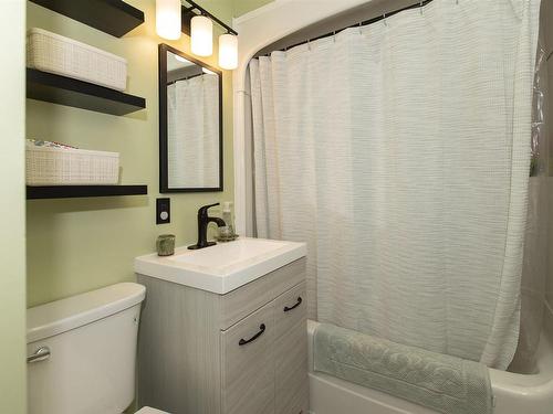 745 Syndicate Avenue N, Thunder Bay, ON - Indoor Photo Showing Bathroom