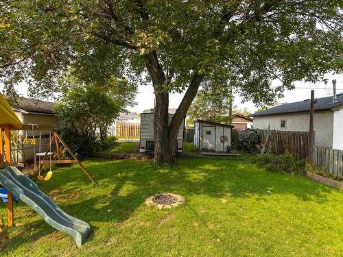 745 Syndicate Avenue N, Thunder Bay, ON - Outdoor With Backyard