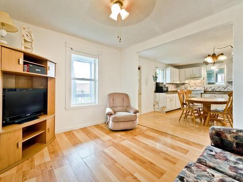 Salon - 15 Rue De L'Église, Saint-Isidore-De-Clifton, QC - Indoor Photo Showing Living Room