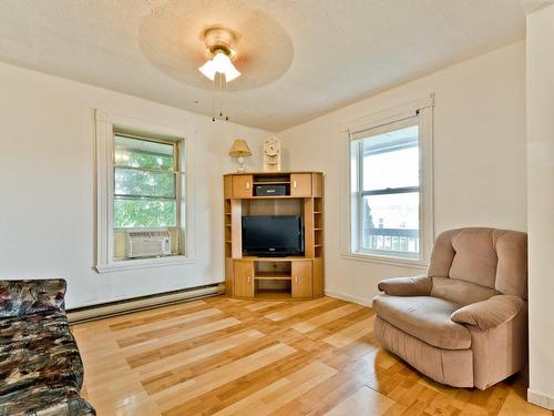 Salon - 15 Rue De L'Église, Saint-Isidore-De-Clifton, QC - Indoor Photo Showing Living Room