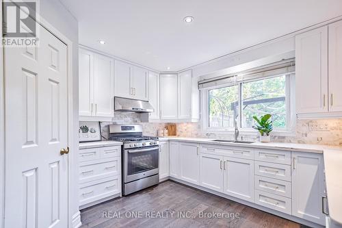 1321 Monks Passage, Oakville (Glen Abbey), ON - Indoor Photo Showing Kitchen