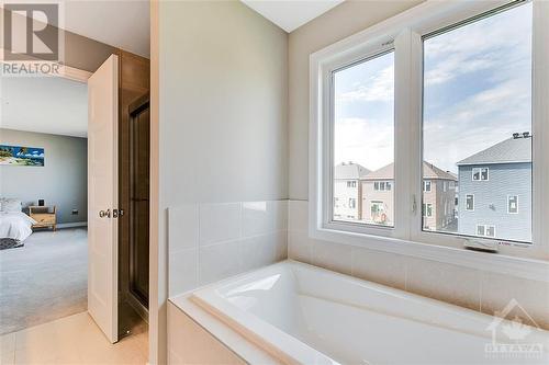 210 Kimpton Drive, Stittsville, ON - Indoor Photo Showing Bathroom