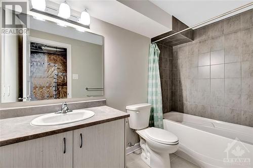 210 Kimpton Drive, Stittsville, ON - Indoor Photo Showing Bathroom