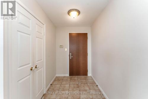 1204 - 45 Kingsbridge Garden Circle, Mississauga, ON - Indoor Photo Showing Other Room