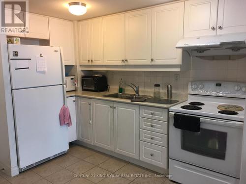 919 - 100 Scottfield Drive, Toronto (Agincourt North), ON - Indoor Photo Showing Kitchen With Double Sink