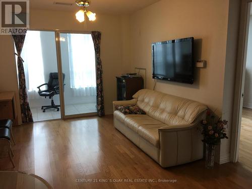 919 - 100 Scottfield Drive, Toronto (Agincourt North), ON - Indoor Photo Showing Living Room