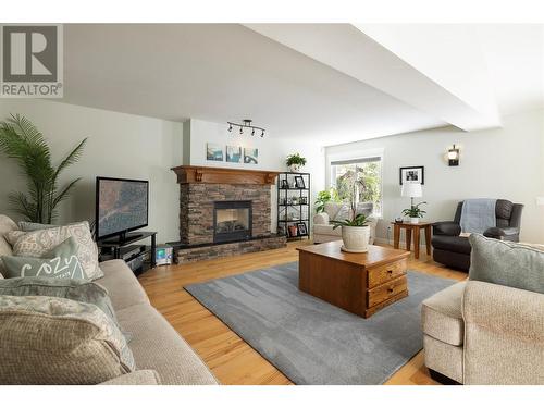 1451 Rose Meadow Drive Unit# 12, West Kelowna, BC - Indoor Photo Showing Living Room With Fireplace