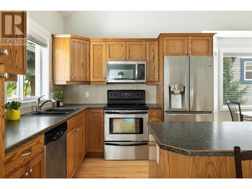 1451 Rose Meadow Drive Unit# 12, West Kelowna, BC - Indoor Photo Showing Kitchen With Double Sink