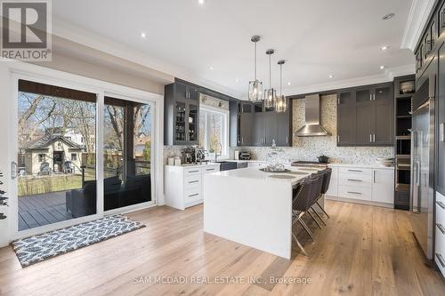 927 The Greenway, Mississauga, ON - Indoor Photo Showing Kitchen With Upgraded Kitchen