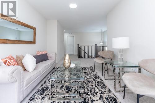 4508 Shuttleworth Drive, Niagara Falls, ON - Indoor Photo Showing Living Room