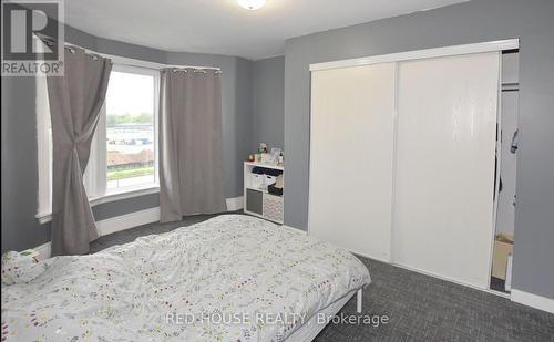 831 Park Street S, Peterborough (Otonabee), ON - Indoor Photo Showing Bedroom