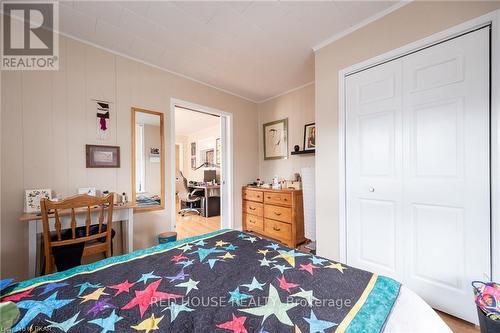 831 Park Street S, Peterborough (Otonabee), ON - Indoor Photo Showing Bedroom