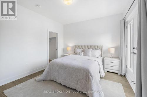 50 - 99 Roger Street, Waterloo, ON - Indoor Photo Showing Bedroom