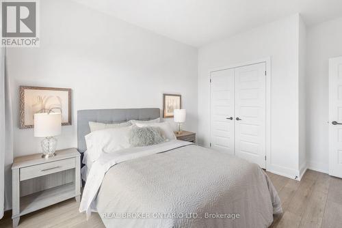 50 - 99 Roger Street, Waterloo, ON - Indoor Photo Showing Bedroom