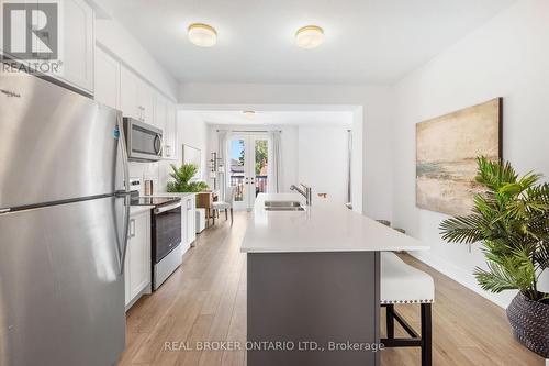 50 - 99 Roger Street, Waterloo, ON - Indoor Photo Showing Kitchen With Stainless Steel Kitchen