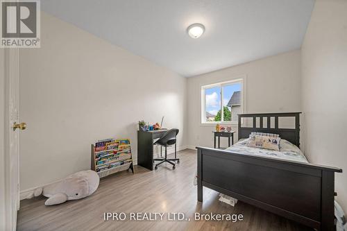 54 Viking Drive, Hamilton (Binbrook), ON - Indoor Photo Showing Bedroom