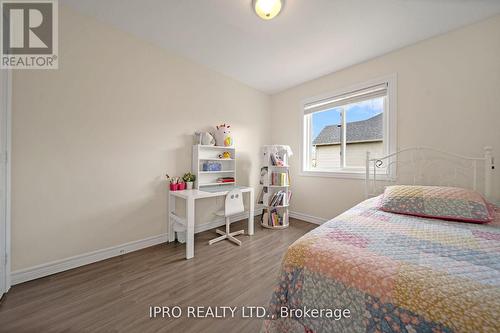 54 Viking Drive, Hamilton (Binbrook), ON - Indoor Photo Showing Bedroom