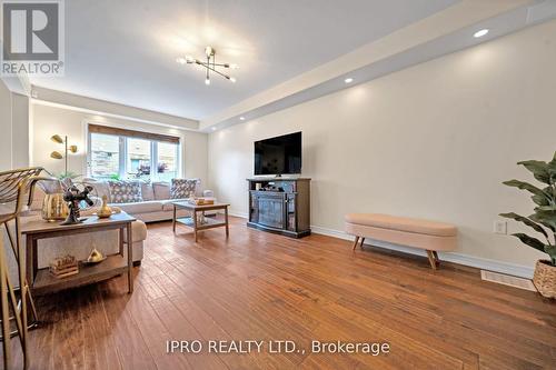 54 Viking Drive, Hamilton (Binbrook), ON - Indoor Photo Showing Living Room