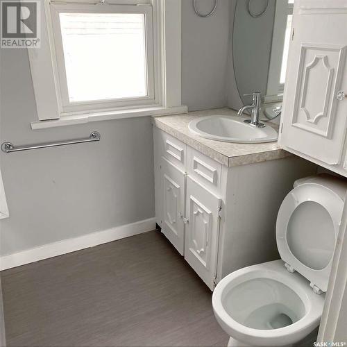 125 L Avenue S, Saskatoon, SK - Indoor Photo Showing Bathroom