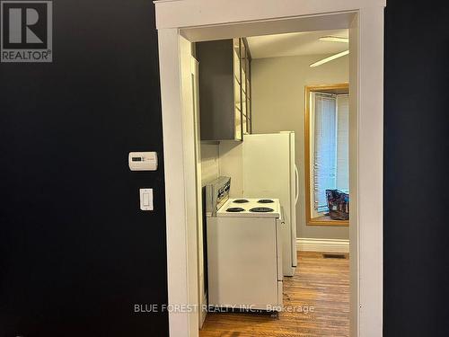 867 Queens Avenue, London, ON - Indoor Photo Showing Laundry Room