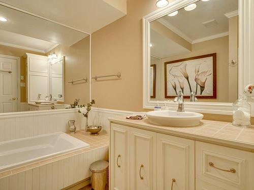 Salle de bains - 42 Av. Vital, Saint-Sauveur, QC - Indoor Photo Showing Bathroom