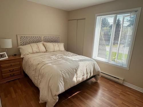 Chambre Ã Â coucher - 42 Av. Vital, Saint-Sauveur, QC - Indoor Photo Showing Bedroom