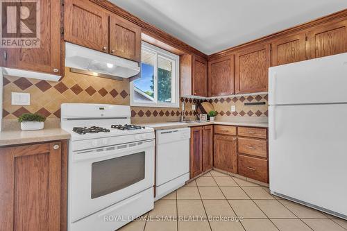 558 Ontario Street, St. Catharines, ON - Indoor Photo Showing Kitchen